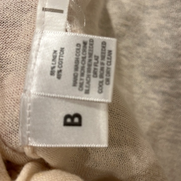 Loft crop sweater! - Picture 3 of 4